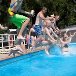 Hitjesvijver キャンプ場 *